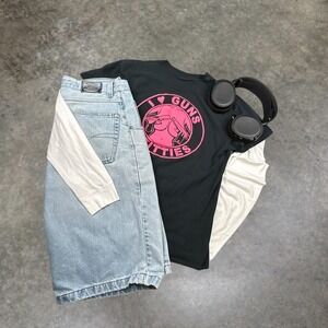 Gildan I Love Guns and Titties Graphic T-Shirt Mens Medium Black Pink Y2K Boxy